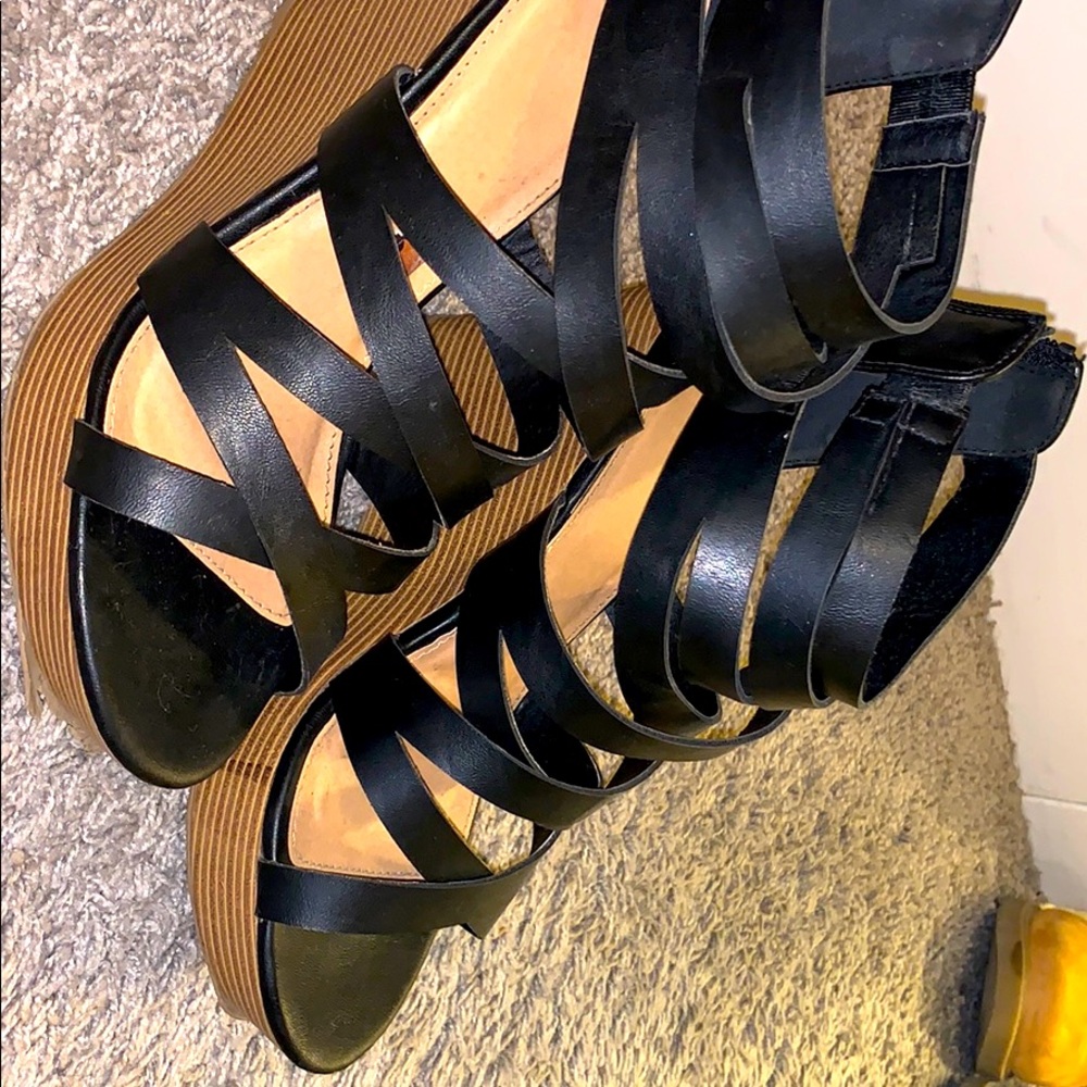 Black Wedges